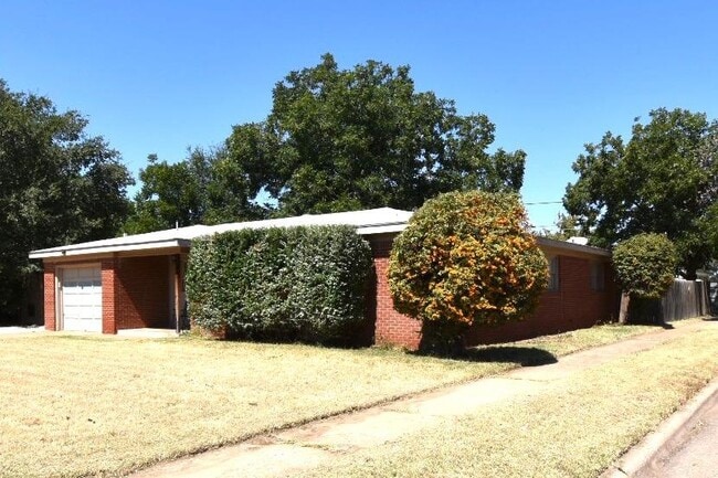 Building Photo - 2802 54th St