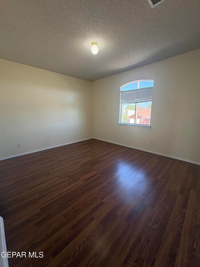 Building Photo - 2333 Hannah Leigh St