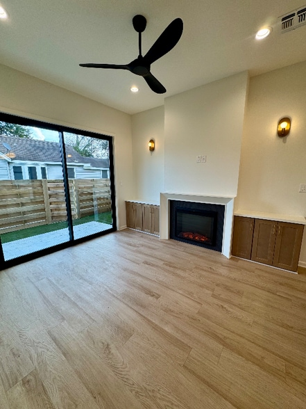 Building Photo - 3010 N Main St