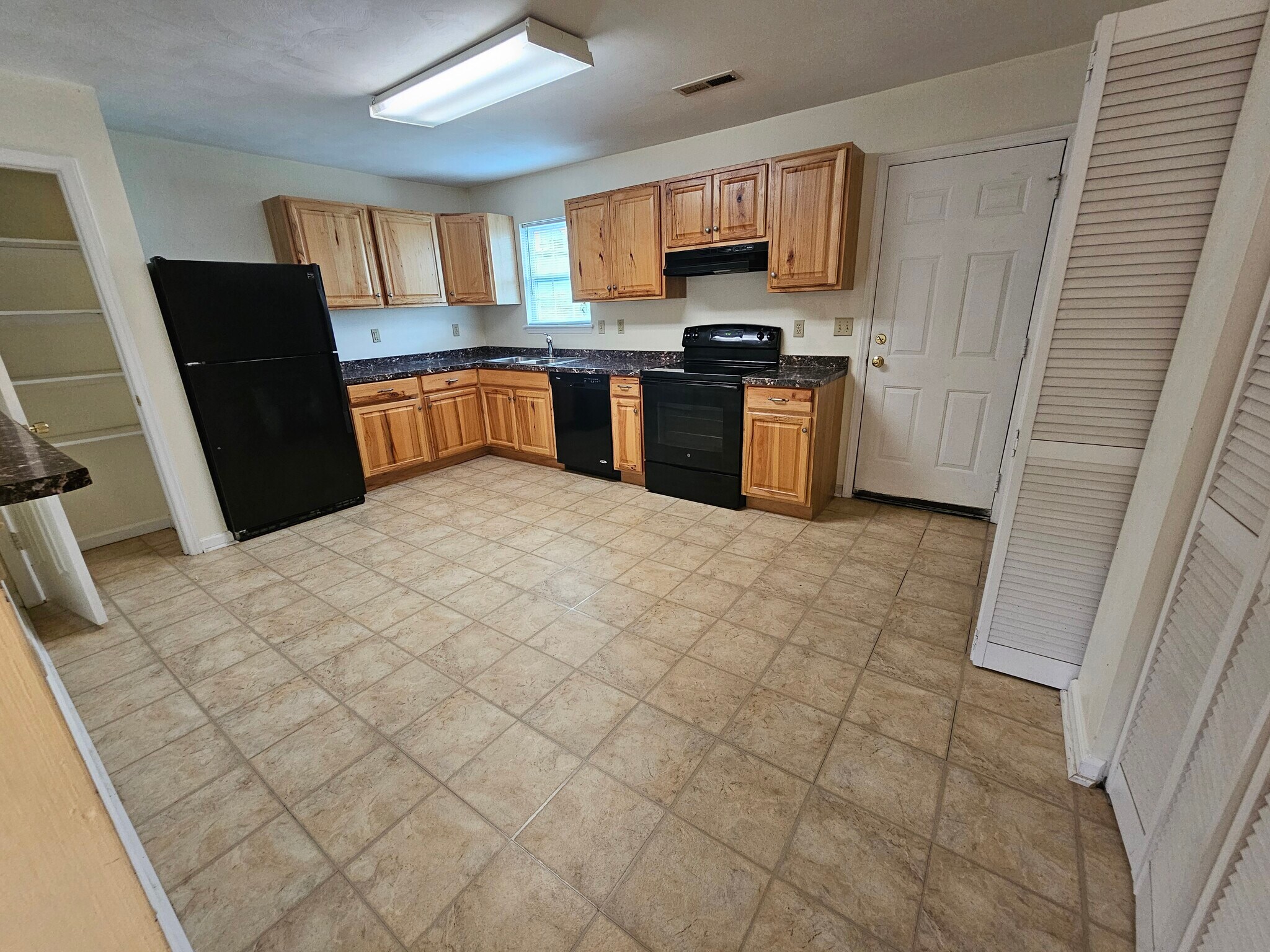 Building Photo - 1413 Jennifer Dr