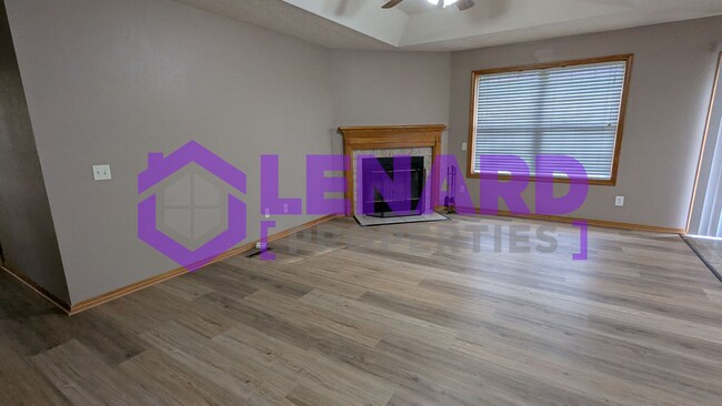 Building Photo - 553 N Chandler Ave