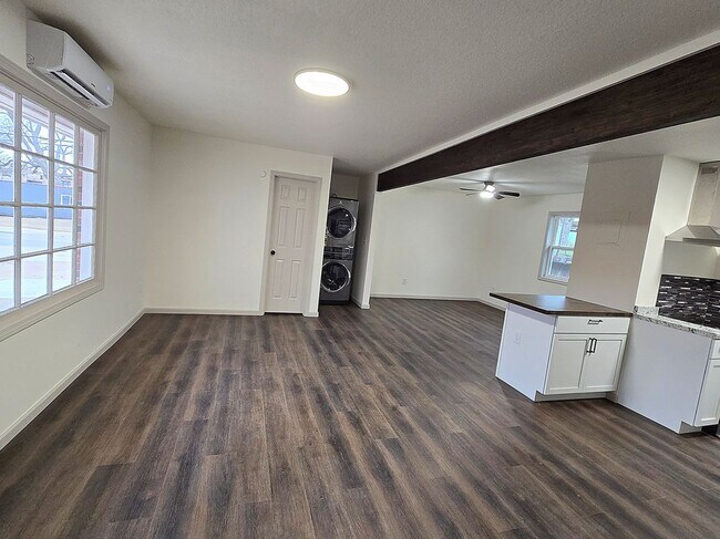 Building Photo - 420 W Huntington Ave