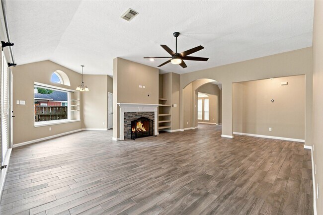 Building Photo - 5419 Teakwood Ln