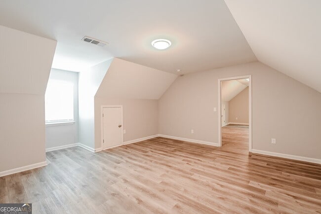 Building Photo - 6662 Wildwood Ct