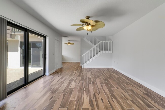 Building Photo - 2324 23rd Ct