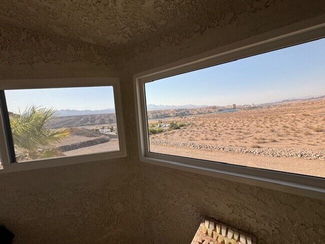 Building Photo - 3BR 3BA Townhome-Best view of the River & Laughlin Casino Skyline