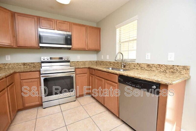 Building Photo - 515 Sandstone St