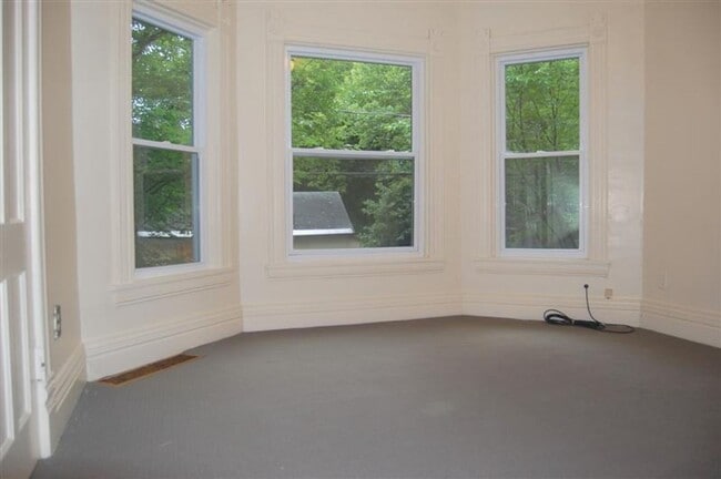 Building Photo - Energy Efficient 2 Bedroom One Block From ...