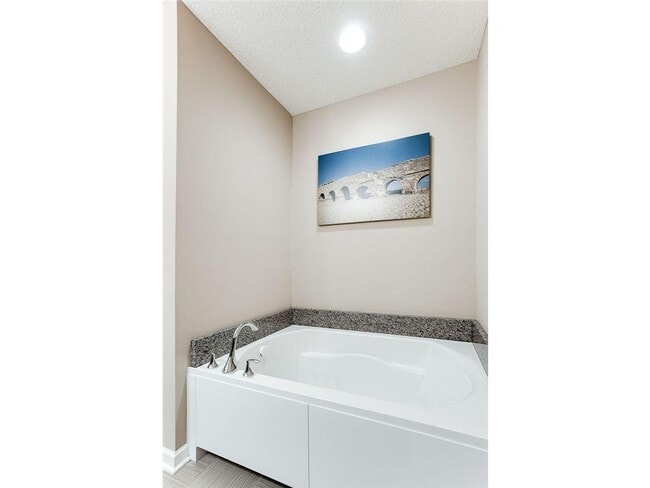 Building Photo - 8934 SW Village Loop