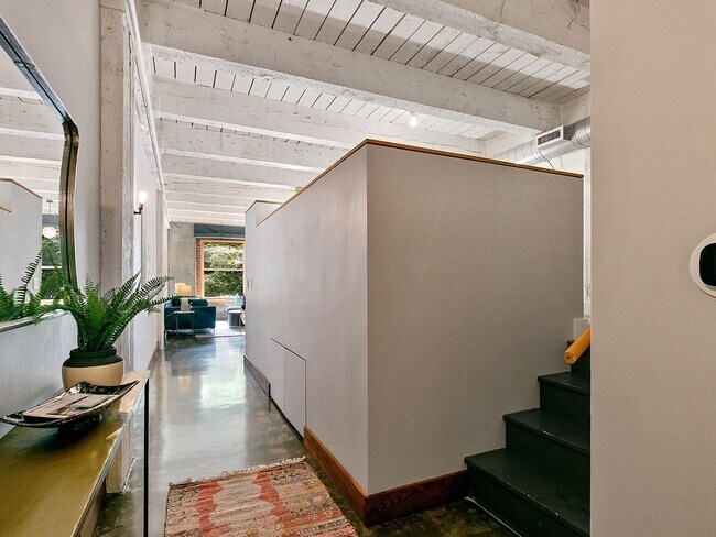 Building Photo - Historic Chown Pella Building - east facing Pearl District loft w/parking & storage