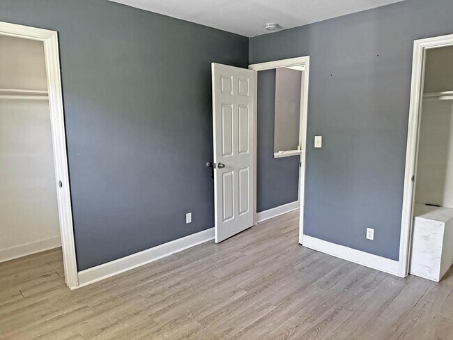 Building Photo - 1432 Ardmore Dr