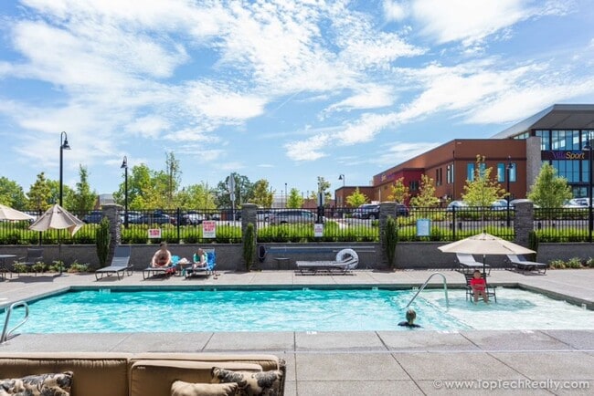 Building Photo - Outstanding 45 Central home with 3BR + Den / 2.5BA, Amazing upscale features, Across from Nike Wo...