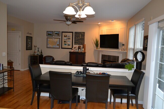 Building Photo - 2990 Peachtree Cir