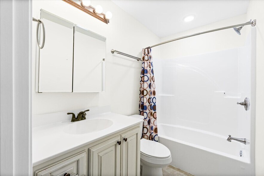 Building Photo - 242 Mirage Dr