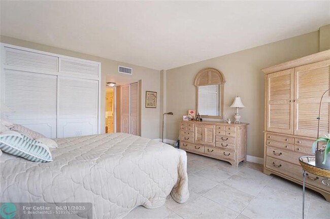 Building Photo - 3750 Galt Ocean Dr