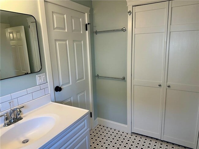 Building Photo - 54 Planet Ave