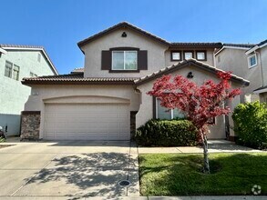 Building Photo - Beautiful 3 Bedroom 2.5 Bathroom in Gated ...