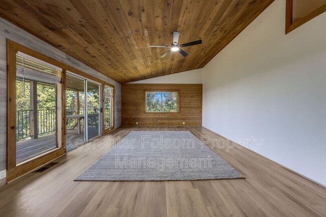 Building Photo - 5800 McKinley Dr