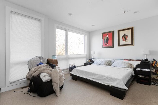 Building Photo - 2854 N Riverwalk Dr