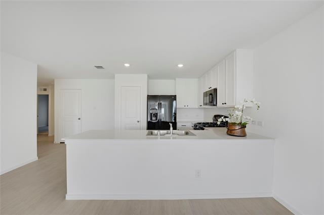 Building Photo - 7925 Clements St