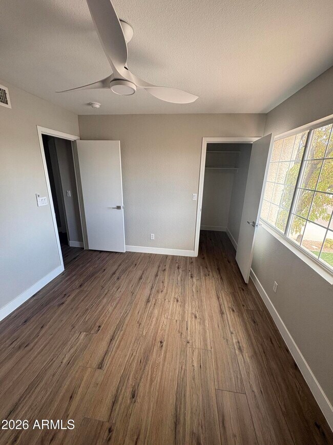 Building Photo - 2370 S Apache Dr