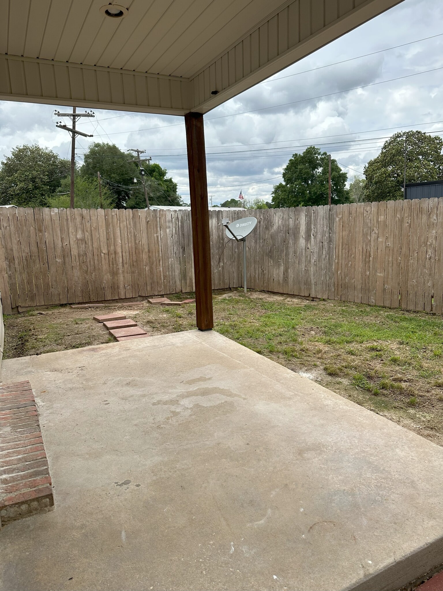 Building Photo - 111 Village Square Dr