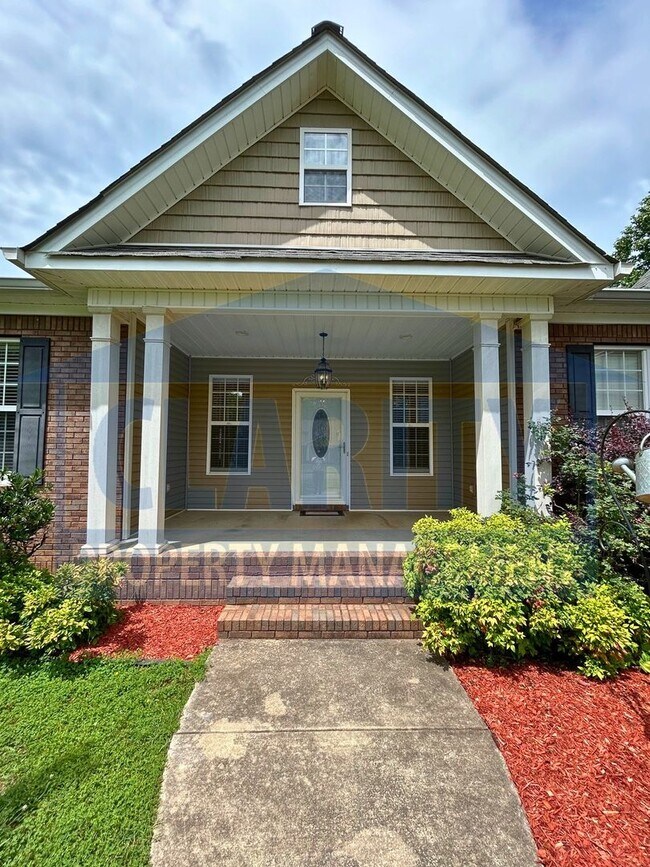 Building Photo - 165 Mill Creek Trail NE
