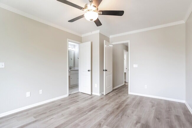 Building Photo - 19273 E Molly Ave