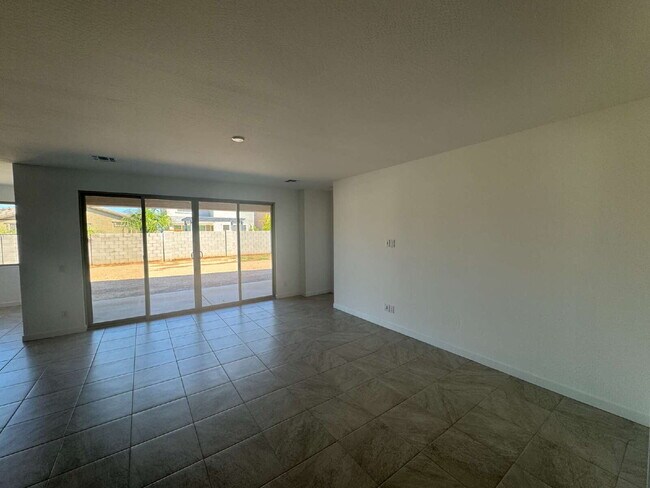 Building Photo - 23024 E Watford Dr