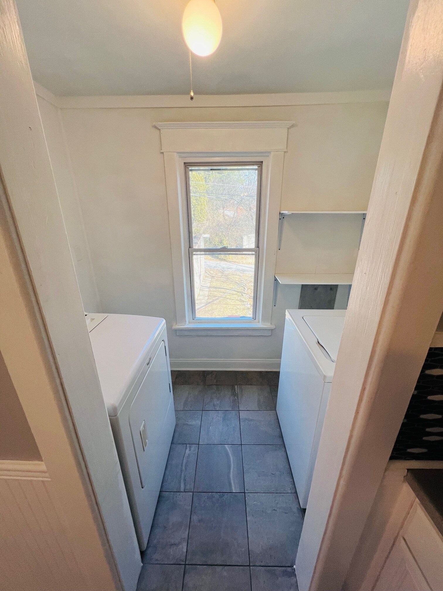 Building Photo - 545 Benton St