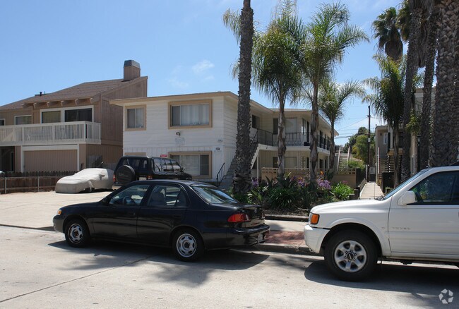 Building Photo - Reed Avenue Apartments