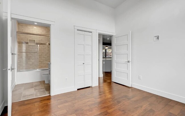 Building Photo - Beautiful Modern Condo in Rattlesnake