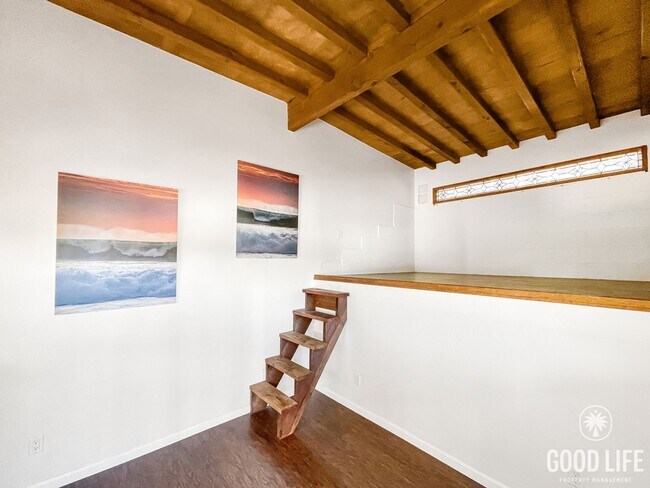 Building Photo - Stunning 4B/2.5BA House in Escondido!