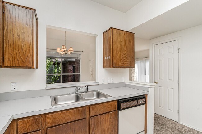 Building Photo - 3329 Rosedale Ave