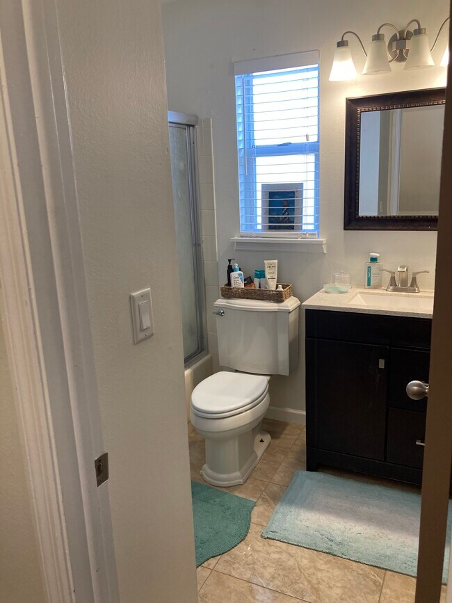 Building Photo - 7618 Colonial Ct