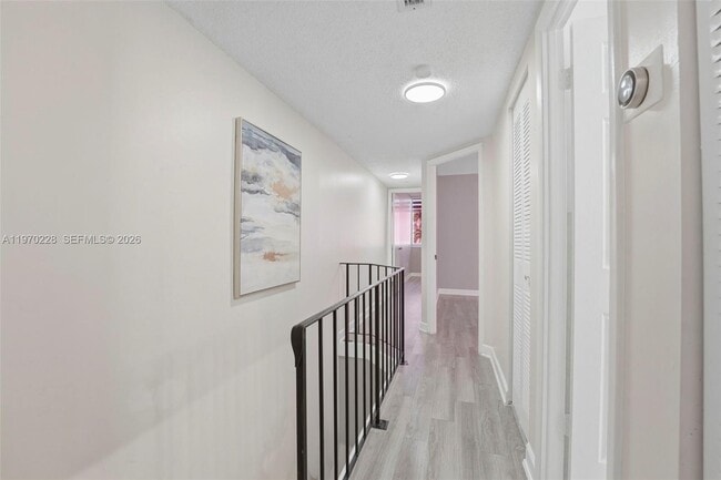 Building Photo - 1096 W 42nd Pl