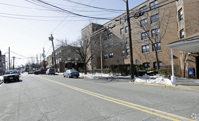 Building Photo - Carucci Apartments