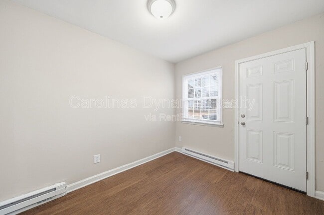 Building Photo - 325 S Gardner Ave