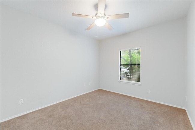 Building Photo - 4711 Spicewood Springs Rd