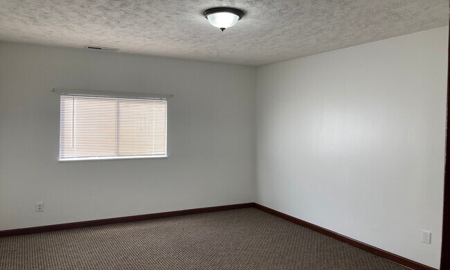 Building Photo - 7235 SE Clatsop St