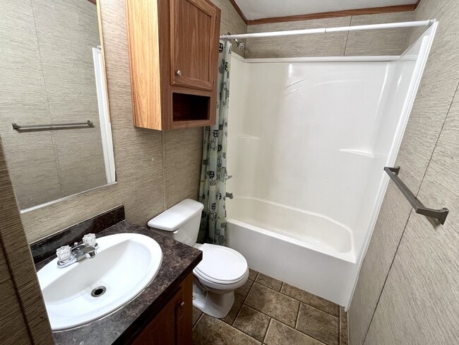 Building Photo - 102 S 17th St