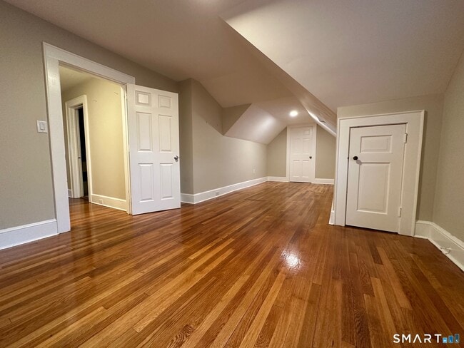 Building Photo - 70 Hawthorne St