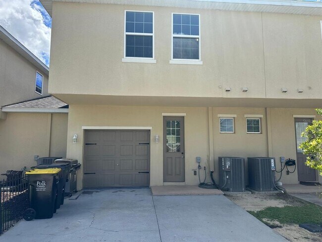 Building Photo - 112 Holly Village Dr