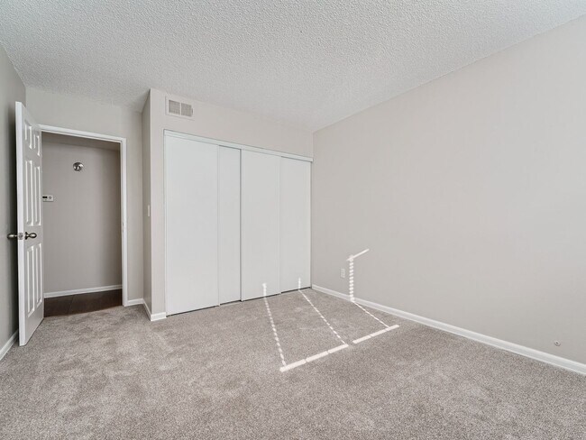 Building Photo - 2 Bed, 2 Bath Condo in Aurora!
