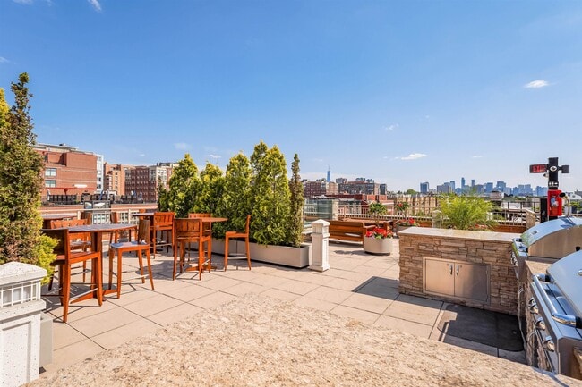 Building Photo - 1450 Washington St