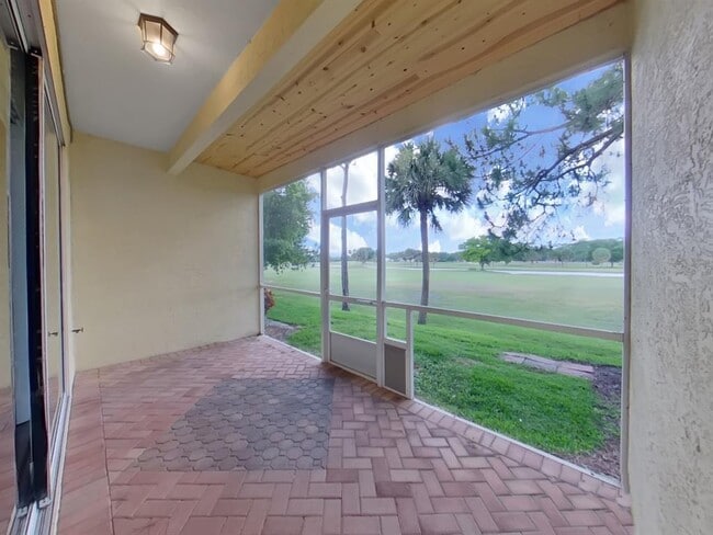 Building Photo - 1050 Starkey Rd