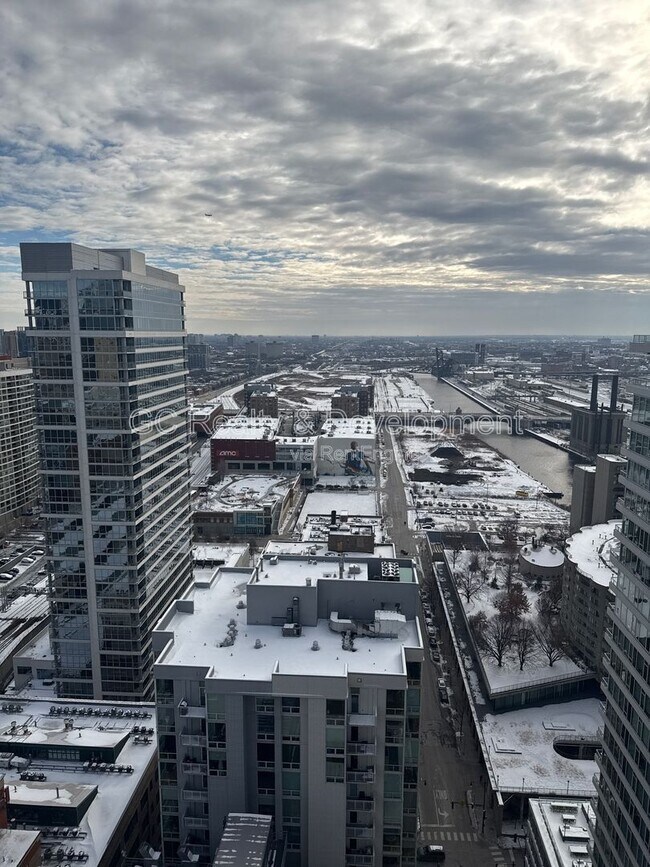 Building Photo - 701 S Wells St