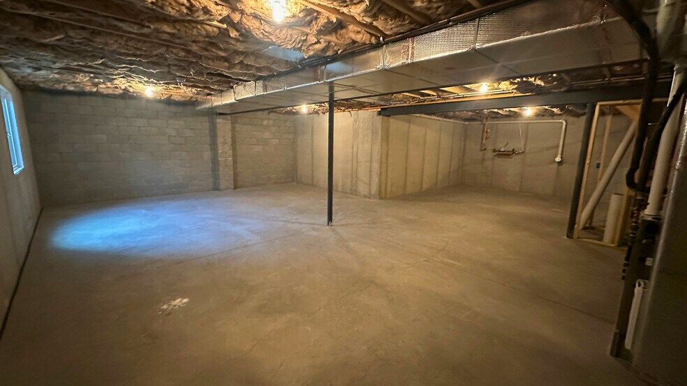 Building Photo - 429 Masonic Dr