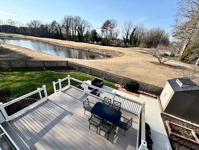 Building Photo - A Fabulous Home w/Water & Golf Course Views Available 05-04-26! Fenced Yard & Dog-Friendly!