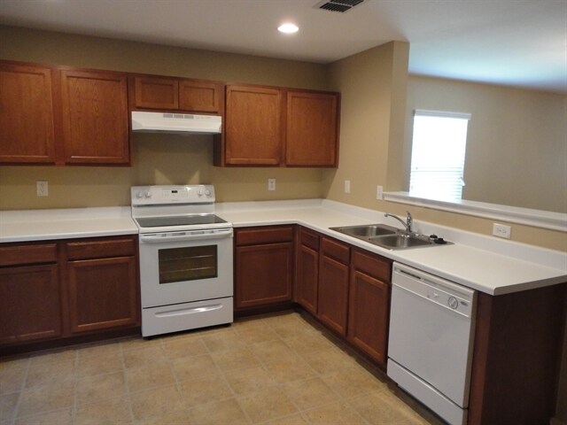 Building Photo - 4108 Thoroughbred Trail